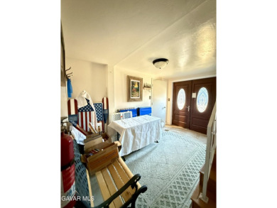 Location... Location... Location, this beautifully 3 bedroom, 2 on Big Bear Mountain Ski and Golf Resort in California - for sale on GolfHomes.com, golf home, golf lot