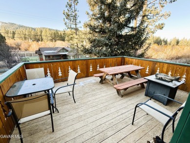 Location... Location... Location, this beautifully 3 bedroom, 2 on Big Bear Mountain Ski and Golf Resort in California - for sale on GolfHomes.com, golf home, golf lot