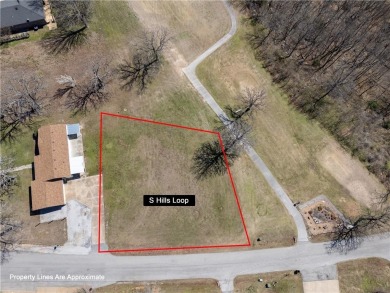 Build Your Dream Home on the Golf Course! This prime lot is on Holiday Island Golf Course in Arkansas - for sale on GolfHomes.com, golf home, golf lot