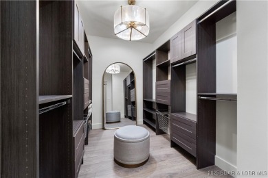 MOTIVATED SELLER! This stunning 5,500 sq ft home offers a blend on The Club At Porto Cima in Missouri - for sale on GolfHomes.com, golf home, golf lot