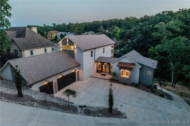 MOTIVATED SELLER! This stunning 5,500 sq ft home offers a blend on The Club At Porto Cima in Missouri - for sale on GolfHomes.com, golf home, golf lot