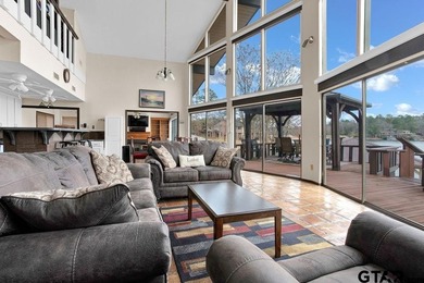 Welcome to your private lakefront retreat in the prestigious on Hide-A-Way Lake Golf Course in Texas - for sale on GolfHomes.com, golf home, golf lot