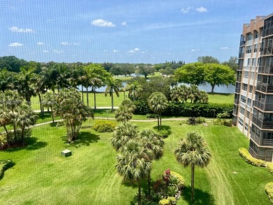 Beautifully remodeled 2/2 condo located in the desirable Park on Pembroke Lakes Golf Club in Florida - for sale on GolfHomes.com, golf home, golf lot
