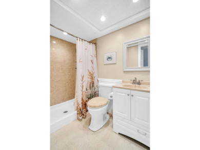 Beautifully updated villa-style condo in Palm Harbor's premier on Highland Lakes Executive Golf Course in Florida - for sale on GolfHomes.com, golf home, golf lot