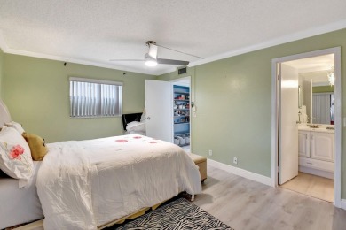 Welcome to this beautifully renovated 1-bedroom, 1.5-bathroom on Addison Reserve in Florida - for sale on GolfHomes.com, golf home, golf lot