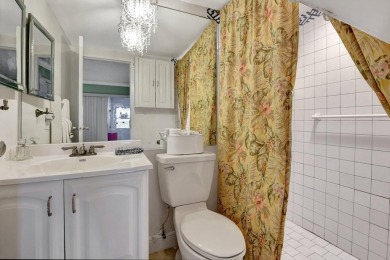 Welcome to this beautifully renovated 1-bedroom, 1.5-bathroom on Addison Reserve in Florida - for sale on GolfHomes.com, golf home, golf lot