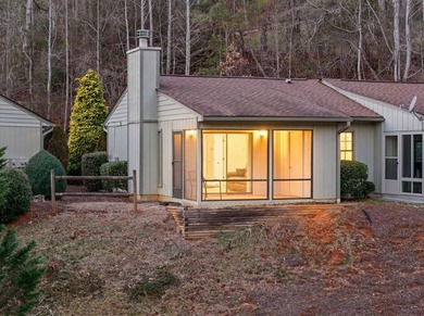 35C Mint Lake is a charming end unit offering low-maintenance on Mill Creek Country Club in North Carolina - for sale on GolfHomes.com, golf home, golf lot