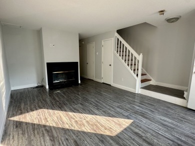 Welcome to this well-maintained 2-bedroom, 1.5-bathroom on Western Hills Golf Course in Connecticut - for sale on GolfHomes.com, golf home, golf lot