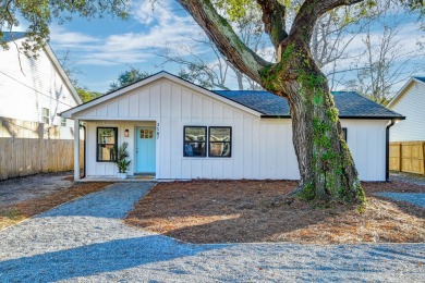 Meticulously remodeled with no HOA, this move-in ready property on Charleston Municipal Golf Course in South Carolina - for sale on GolfHomes.com, golf home, golf lot