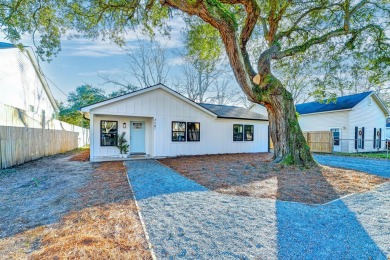 Meticulously remodeled with no HOA, this move-in ready property on Charleston Municipal Golf Course in South Carolina - for sale on GolfHomes.com, golf home, golf lot