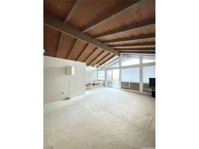 E Komo Mai to NEWTOWN ESTATES. Centrally located and minutes on Pearl Country Club in Hawaii - for sale on GolfHomes.com, golf home, golf lot