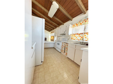 E Komo Mai to NEWTOWN ESTATES. Centrally located and minutes on Pearl Country Club in Hawaii - for sale on GolfHomes.com, golf home, golf lot