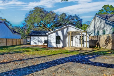 Meticulously remodeled with no HOA, this move-in ready property on Charleston Municipal Golf Course in South Carolina - for sale on GolfHomes.com, golf home, golf lot