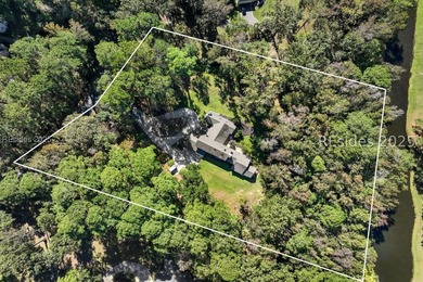 Welcome to 25 Martingale E. This stately property sits behind on Belfair Golf Club in South Carolina - for sale on GolfHomes.com, golf home, golf lot