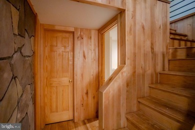 *PRICE ADJUSTMENT* Welcome to *LAKE ESCAPE* This craftsman-built on Alpine Lake Resort in West Virginia - for sale on GolfHomes.com, golf home, golf lot