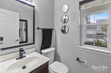 Stunning waterfront 4 bdr/2.1 bath property  available for sale on Mill Creek Golf Club in Illinois - for sale on GolfHomes.com, golf home, golf lot