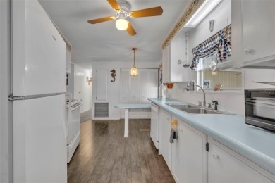 Welcome to the 55+ Molokai Co-Op Mobile Home Park! This turnkey on Lakes at Leesburg Golf Course in Florida - for sale on GolfHomes.com, golf home, golf lot