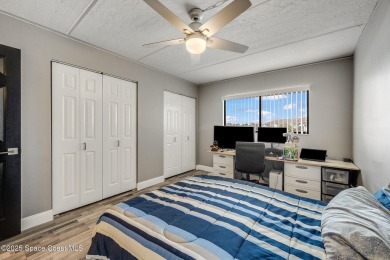 Don't miss this meticulously maintained 2 bed, 2 bath condo in on Mallards Landing Golf Course in Florida - for sale on GolfHomes.com, golf home, golf lot