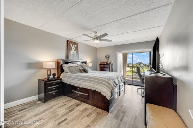 Don't miss this meticulously maintained 2 bed, 2 bath condo in on Mallards Landing Golf Course in Florida - for sale on GolfHomes.com, golf home, golf lot