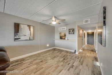 Don't miss this meticulously maintained 2 bed, 2 bath condo in on Mallards Landing Golf Course in Florida - for sale on GolfHomes.com, golf home, golf lot