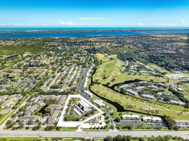 Don't miss this meticulously maintained 2 bed, 2 bath condo in on Mallards Landing Golf Course in Florida - for sale on GolfHomes.com, golf home, golf lot