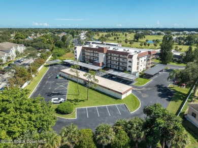 Don't miss this meticulously maintained 2 bed, 2 bath condo in on Mallards Landing Golf Course in Florida - for sale on GolfHomes.com, golf home, golf lot