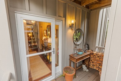 This beautifully updated condo is truly move-in ready-just bring on Highlands Falls Country Club in North Carolina - for sale on GolfHomes.com, golf home, golf lot