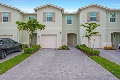 Seller offering $10,000 credit toward buyer closing costs with on Fountains Golf and Country Club in Florida - for sale on GolfHomes.com, golf home, golf lot