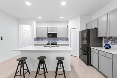 Seller offering $10,000 credit toward buyer closing costs with on Fountains Golf and Country Club in Florida - for sale on GolfHomes.com, golf home, golf lot