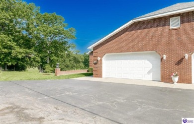 Discover comfort and style in this spacious 3-bedroom on Hillcrest Country Club in Kentucky - for sale on GolfHomes.com, golf home, golf lot