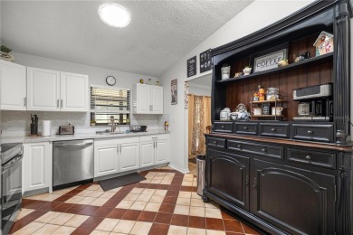 Move-in Ready! This stunning concrete block stucco home has so on Citrus Hills Golf Club in Florida - for sale on GolfHomes.com, golf home, golf lot