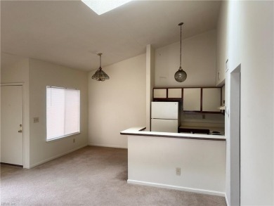 VERY NICE 1BR/1BA 2ND FLOOR CONDO IN THE HEART OF VB. NEAR on Kempsville Greens Municipal Golf Course in Virginia - for sale on GolfHomes.com, golf home, golf lot