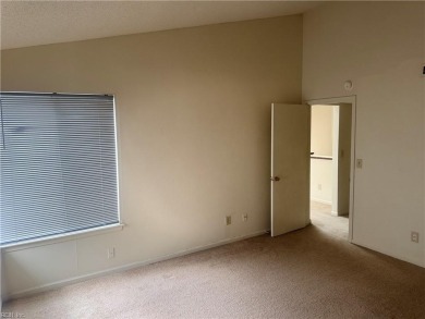 VERY NICE 1BR/1BA 2ND FLOOR CONDO IN THE HEART OF VB. NEAR on Kempsville Greens Municipal Golf Course in Virginia - for sale on GolfHomes.com, golf home, golf lot