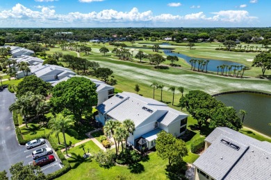 This spacious, sun-filled 2nd-floor condo showcases breathtaking on Hunters Run Golf and Country Club in Florida - for sale on GolfHomes.com, golf home, golf lot