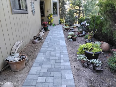 Updated 3BR/2BA townhouse in Continental CC! Vaulted ceilings on Continental Country Club in Arizona - for sale on GolfHomes.com, golf home, golf lot