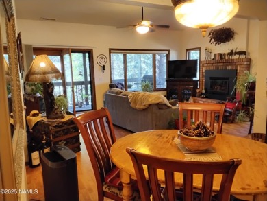 Updated 3BR/2BA townhouse in Continental CC! Vaulted ceilings on Continental Country Club in Arizona - for sale on GolfHomes.com, golf home, golf lot