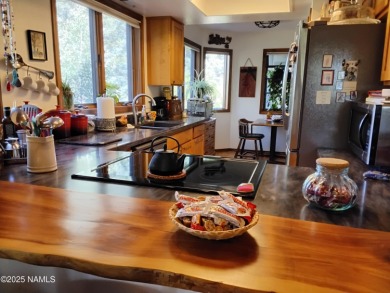 Updated 3BR/2BA townhouse in Continental CC! Vaulted ceilings on Continental Country Club in Arizona - for sale on GolfHomes.com, golf home, golf lot