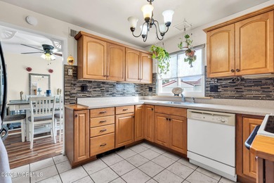 What a beautiful End unit Home! Totally redone w/ updated on Leisure Village West Assoc. in New Jersey - for sale on GolfHomes.com, golf home, golf lot