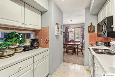 Welcome to this solid townhome in the sought-after Wellington on Wellington Greens Golf Course in Nebraska - for sale on GolfHomes.com, golf home, golf lot