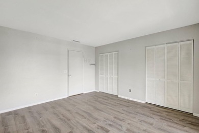 Newly painted, completely updated 1/1 unit with lake and golf on Vero Beach South Golf Course in Florida - for sale on GolfHomes.com, golf home, golf lot