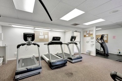 Newly painted, completely updated 1/1 unit with lake and golf on Vero Beach South Golf Course in Florida - for sale on GolfHomes.com, golf home, golf lot