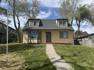 Charming Bungalow In Prime Location! Welcome to your beautifully on Harbor Links Golf Course in Oregon - for sale on GolfHomes.com, golf home, golf lot