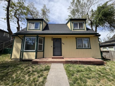 Charming Bungalow In Prime Location! Welcome to your beautifully on Harbor Links Golf Course in Oregon - for sale on GolfHomes.com, golf home, golf lot