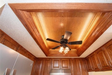 Squeaky clean and priced to sell!   Pet friendly and leasing is on Village Green Golf Club of Sarasota in Florida - for sale on GolfHomes.com, golf home, golf lot