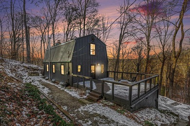 Welcome to 505 Natchez Lane, a lovely barn-style home on .95 on Hide-A-Way Hills Golf Club in Ohio - for sale on GolfHomes.com, golf home, golf lot