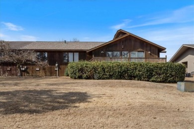 Very unique townhome overlooking Paradise Valley Golf Course on Paradise Valley Athletic Club in Arkansas - for sale on GolfHomes.com, golf home, golf lot