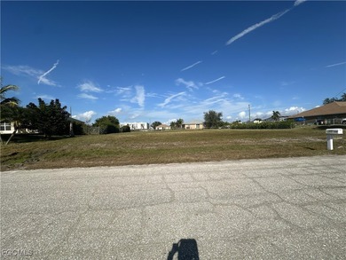 Here is your opportunity to own a 3 lot site in the growing area on Burnt Store Golf Club in Florida - for sale on GolfHomes.com, golf home, golf lot