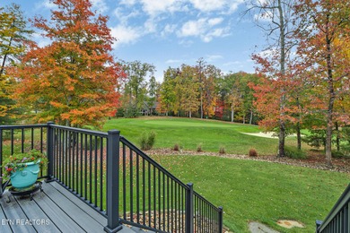 101 Hanning Drive, Fairfield Glade, TN Overlooking the 16th on Heatherhurst Golf Course in Tennessee - for sale on GolfHomes.com, golf home, golf lot