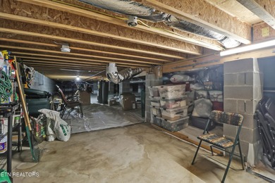 101 Hanning Drive, Fairfield Glade, TN Overlooking the 16th on Heatherhurst Golf Course in Tennessee - for sale on GolfHomes.com, golf home, golf lot