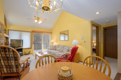 Beautifully appointed 2 bed, 2 bath end-unit Valleywood Golf on Eagle Ridge Inn and Resort in Illinois - for sale on GolfHomes.com, golf home, golf lot